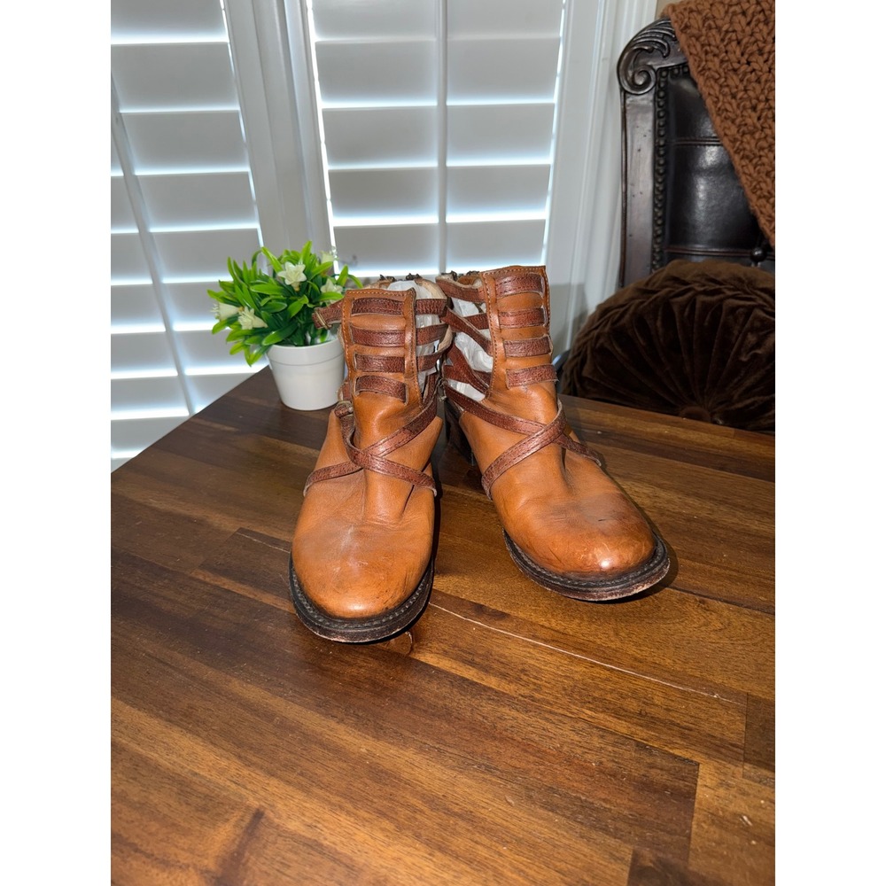Freebird by Steven Tan Leather Multi Strap Cage Ankle Boots Brown Heel size 8